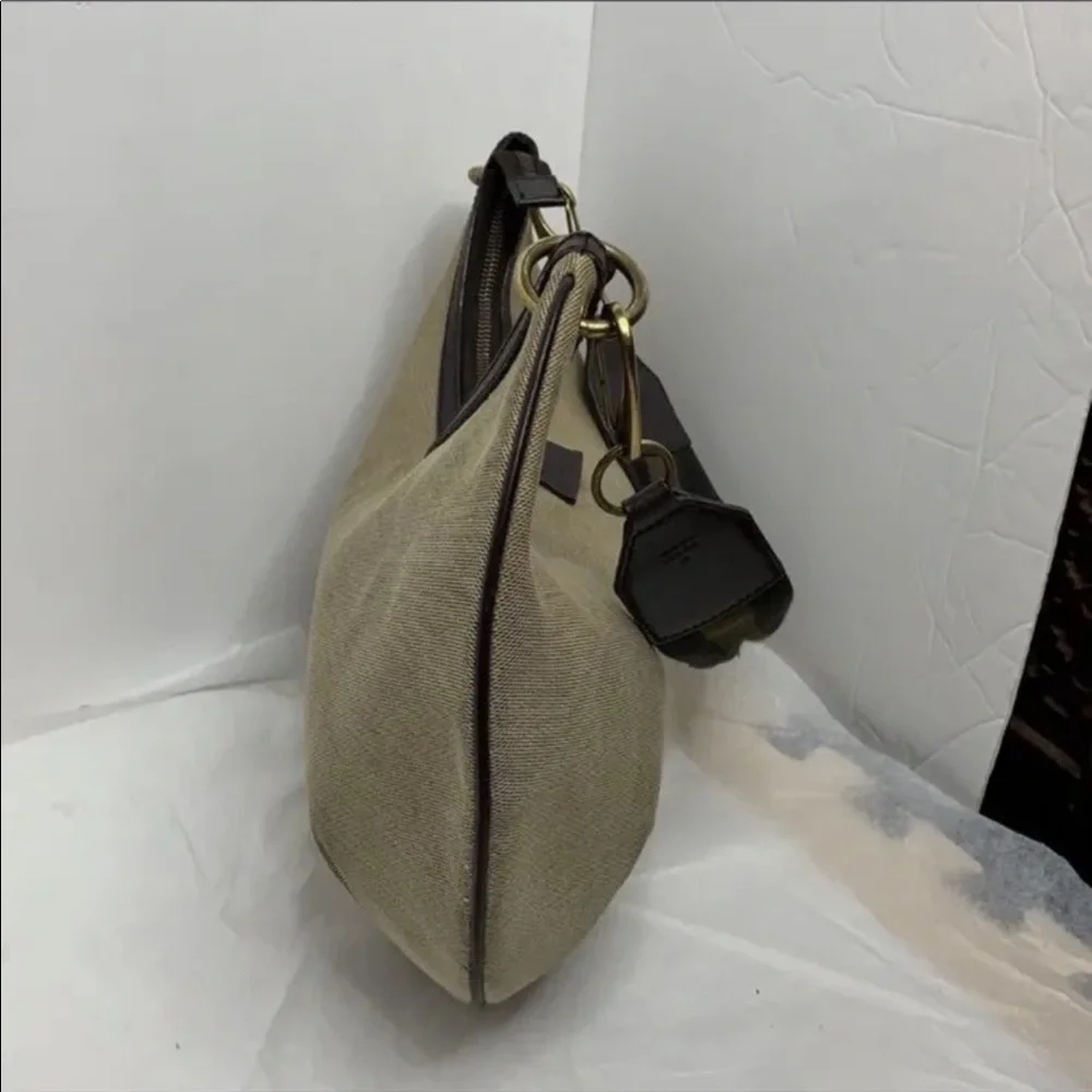 Gucci crescent handbag comes with COA
